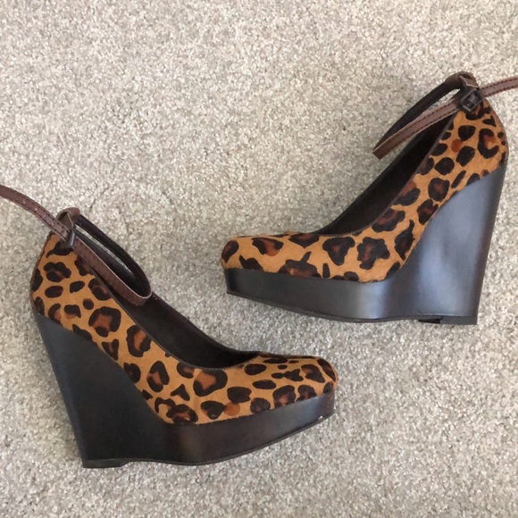 Calvin Klein Jeans platform cheetah print wedge - Picture 2 of 3
